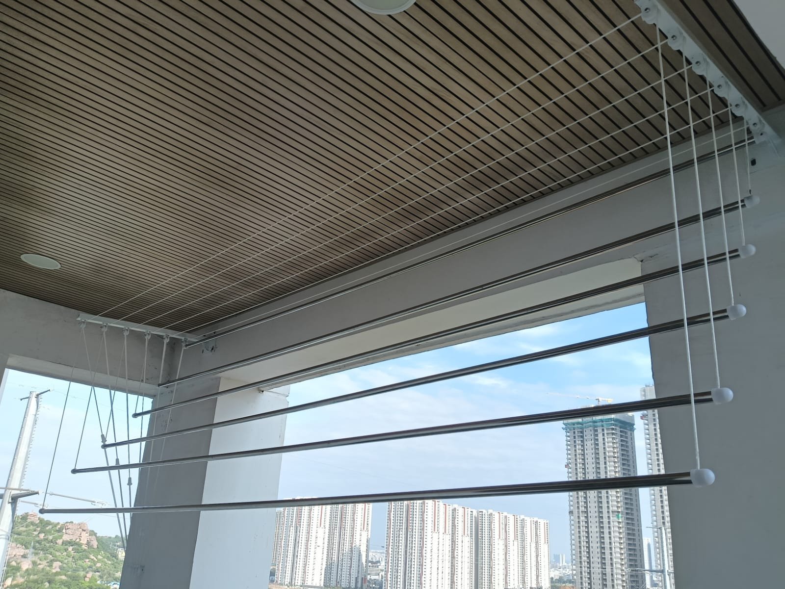 Ceiling-mounted stainless cloth hanger