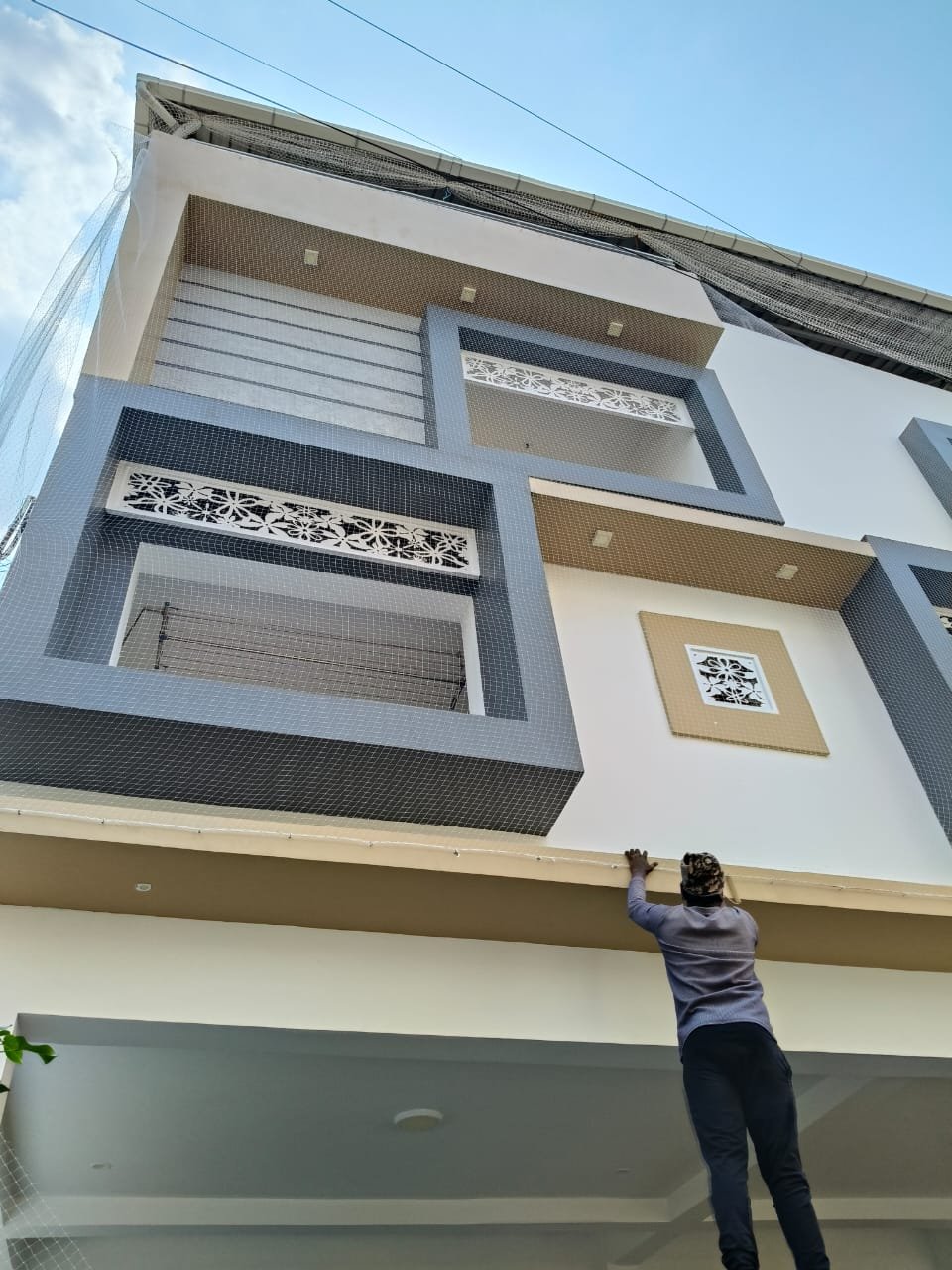 Real industrial safety net installation