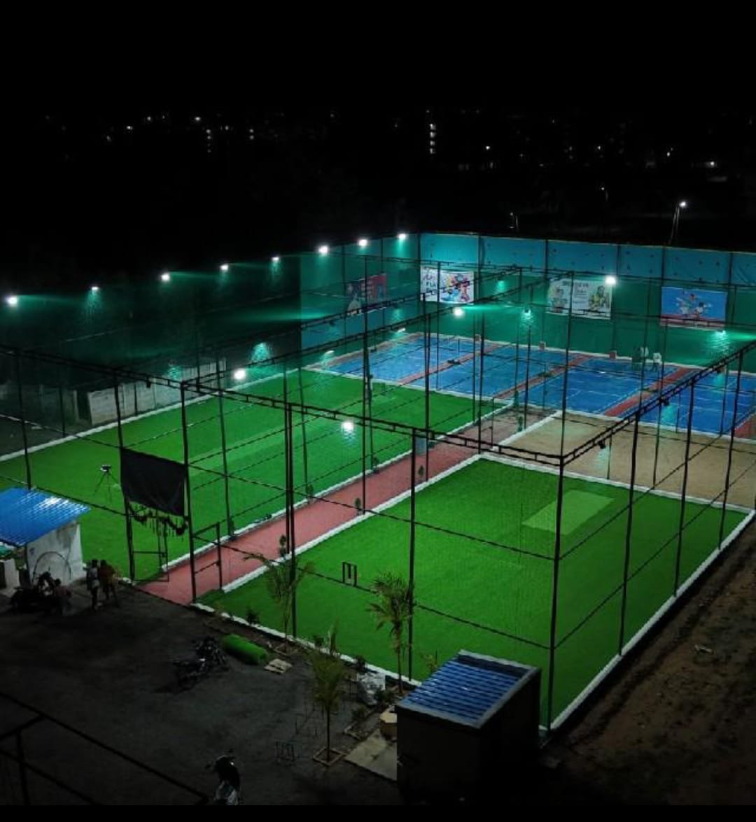 Illuminated multi-sport net enclosure